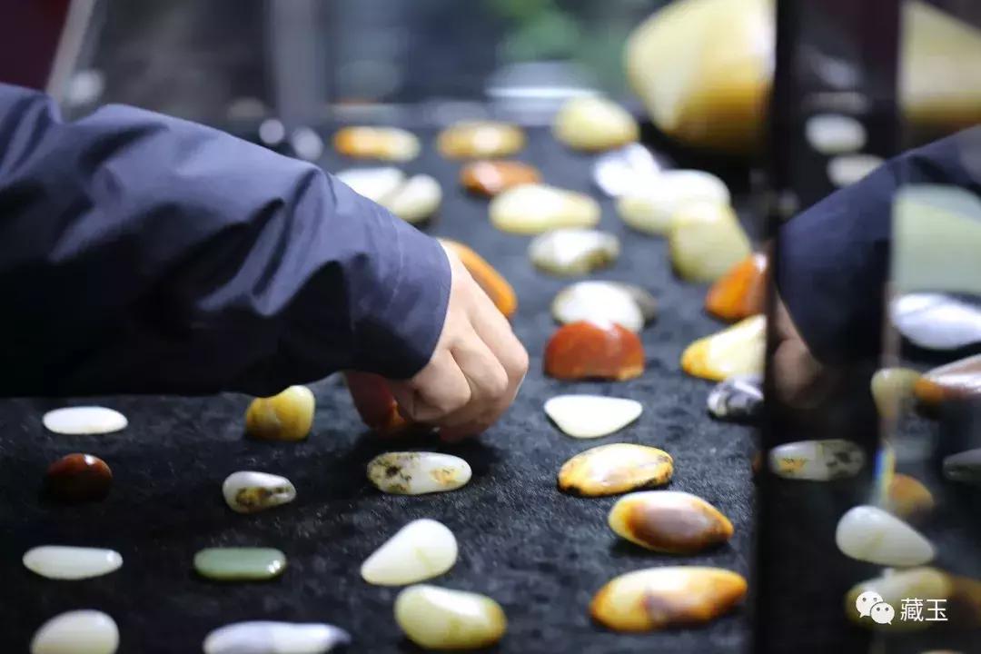 十年前他资产过亿有钱有地位,十年前和田玉