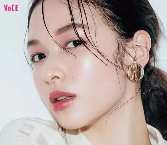 哇哦！这位“日杂美妆一姐”原来已经是当妈的人了？