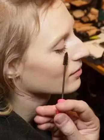 速学化妆上哪里学,化妆步骤初学者七个必备彩妆