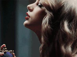 适合20岁女生的巴宝莉香水有哪些 (香奈儿邂逅香水哪个适合20岁女生)