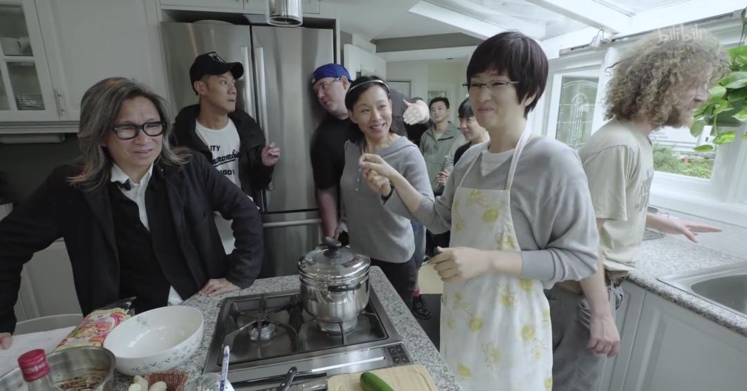 幕后比正片好看系列,现在的花絮比正片还好看