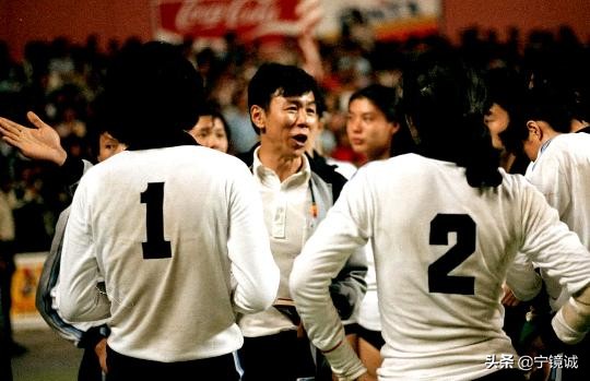 女排世界杯11连胜郎平流泪,中国女排世界杯11连胜卫冕