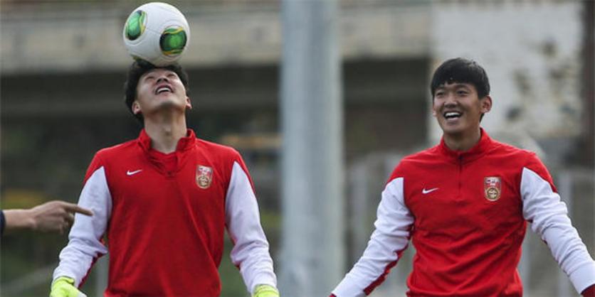 足球脚背内侧踢球的口诀,实用的踢球技巧