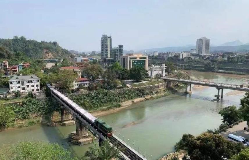 云南与越南的边境小城,云南与越南的边境小镇有哪几个