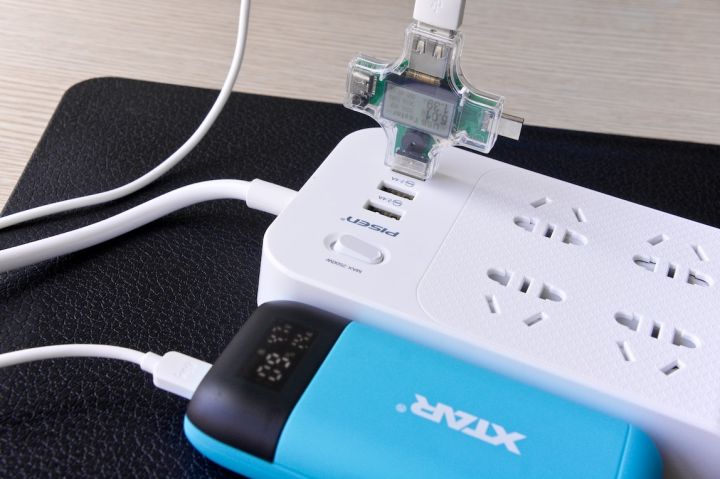 新型插座充电慢,插座不够用就用这款扩展插座