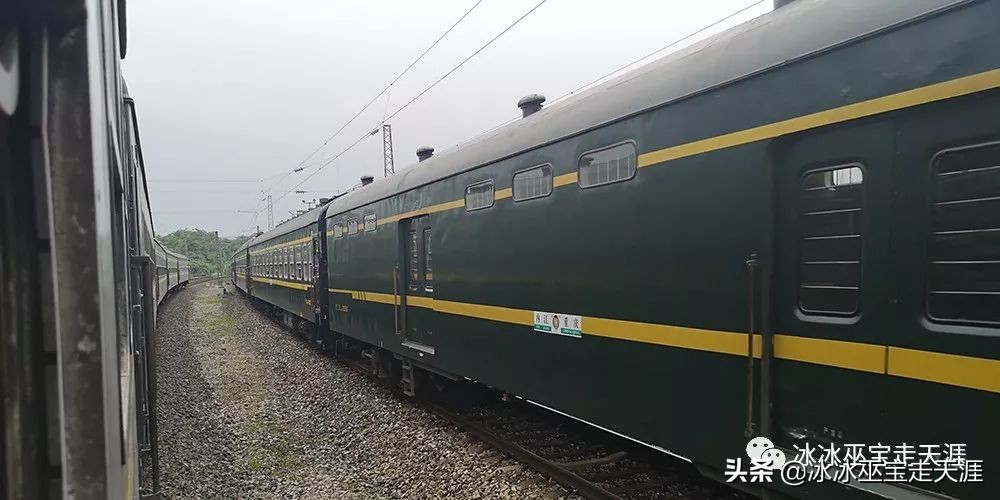 绿皮车成渝铁路上运行,川黔铁路最后的绿皮车