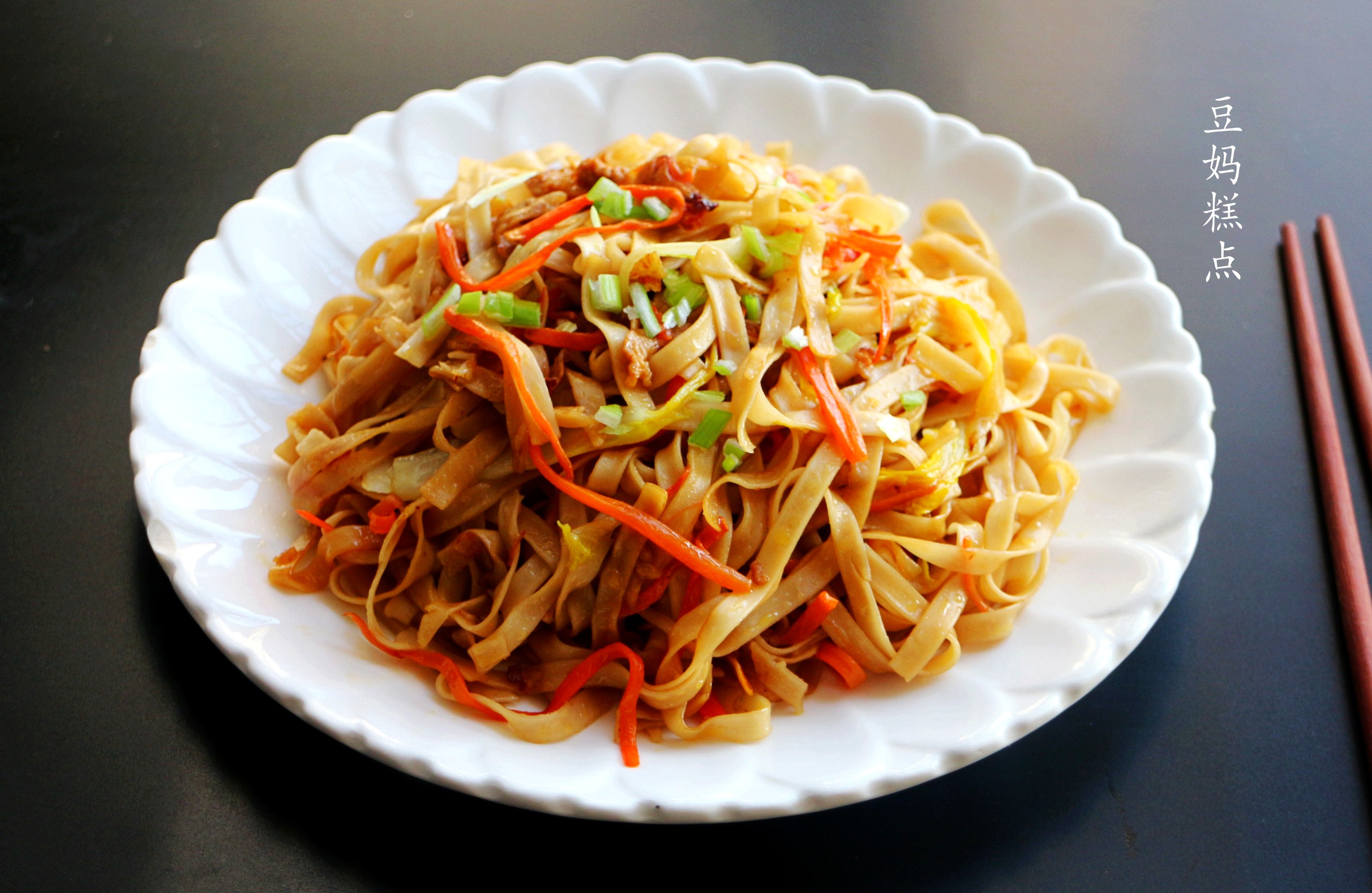 用湿面条不焯水如何做炒面,炒面专用面条不粘不坨