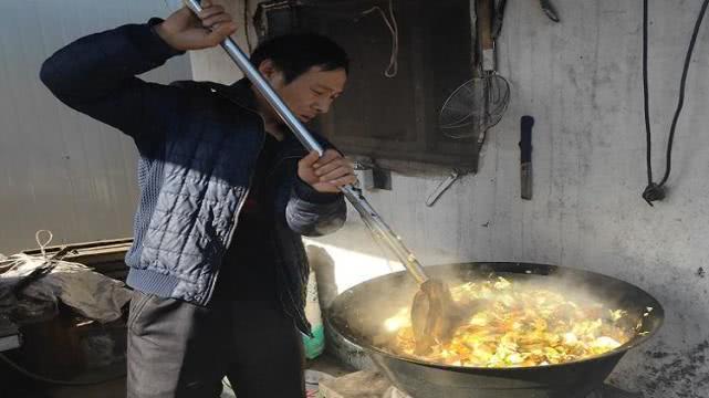 农村大锅炖菜五花肉白菜豆腐粉丝,河南小酥肉炖菜最正宗的做法