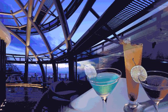 三亚凤凰岛夏天玩不够，住地标酒店，吹海风赏海景，学生*党**都夸好