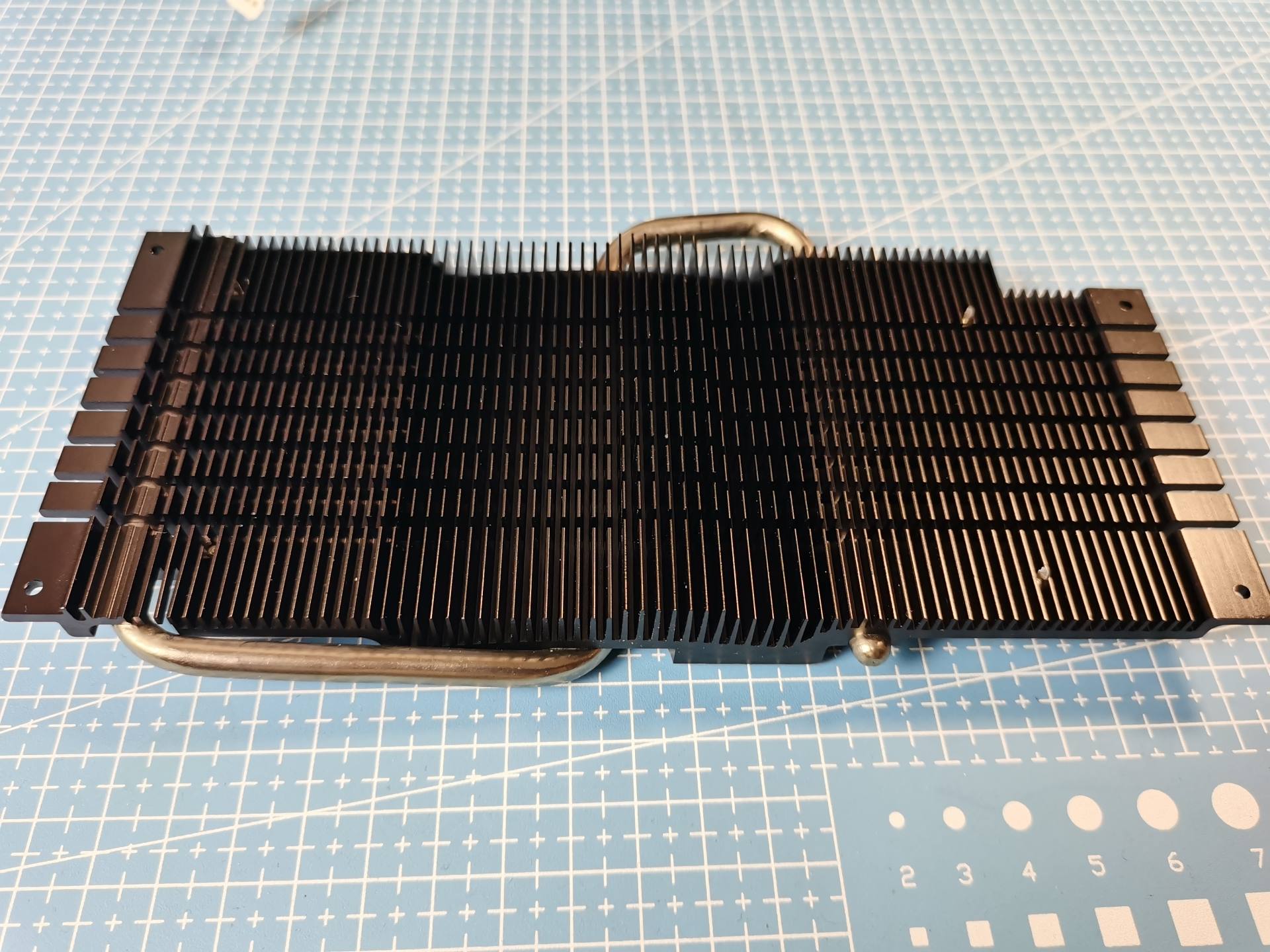 单风扇显卡换硅脂,显卡换风扇还是换硅脂好