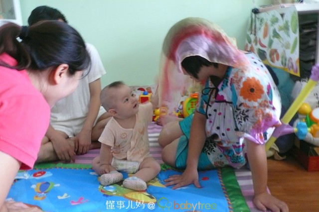 北京妈妈：交上万块钱，我家孩子在早教机构听八国语言、摸鸭子