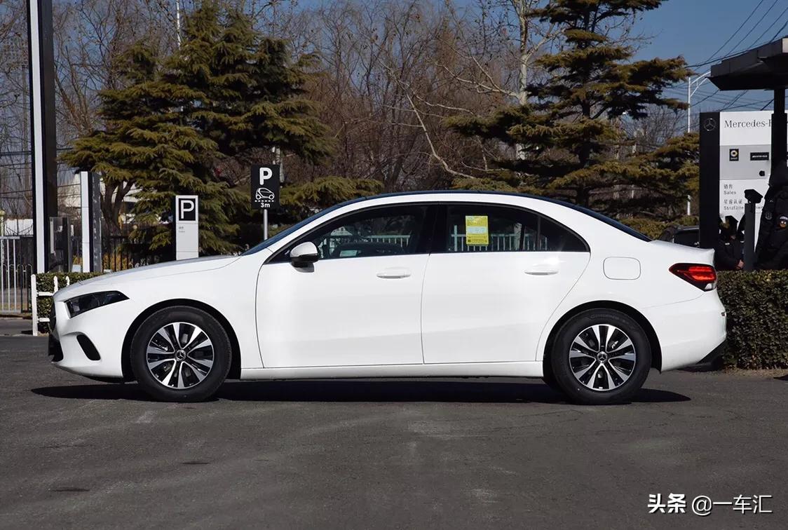 奥迪a3和奔驰a180l两个价位对比,奔驰a180l和奥迪a3三厢