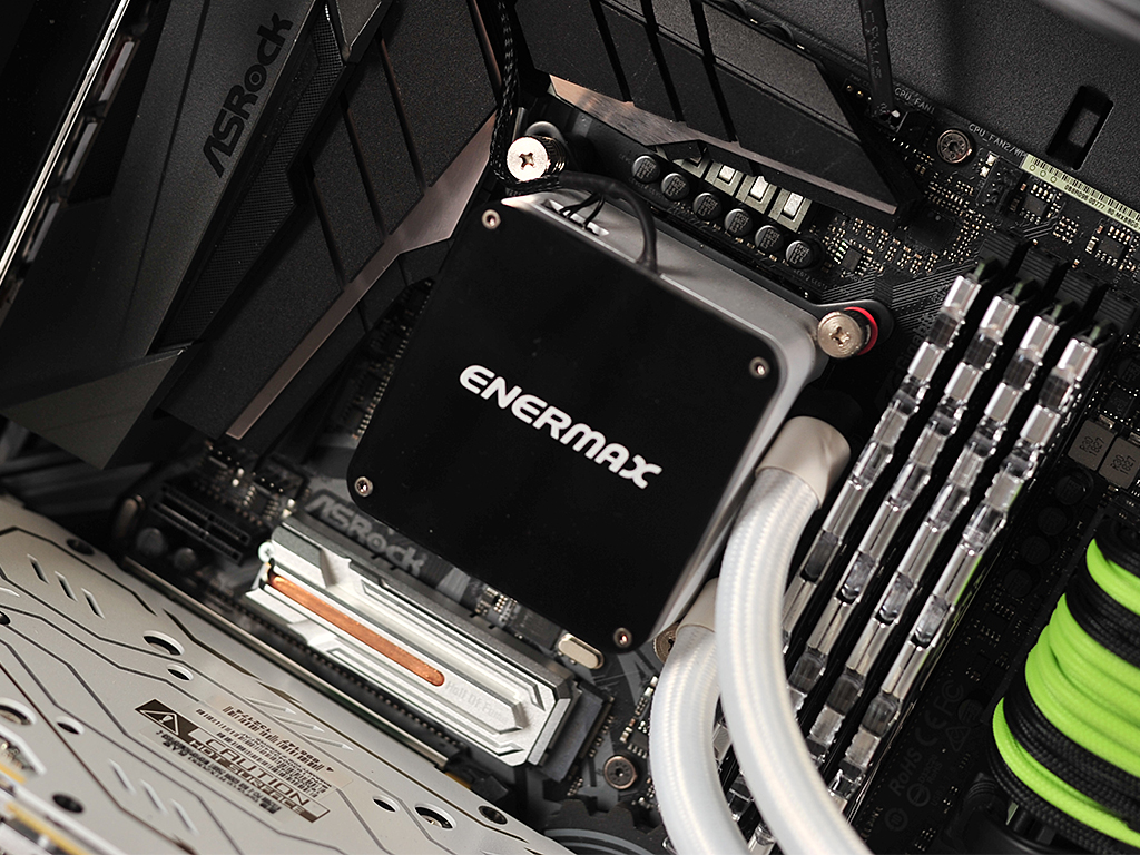 rtx2080名人堂10周年,黑白拼色主机