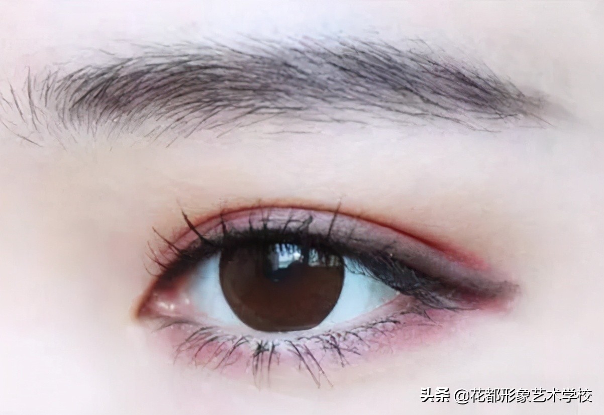 纹绣师是越老越吃香吗,纹绣师行业前景怎么样