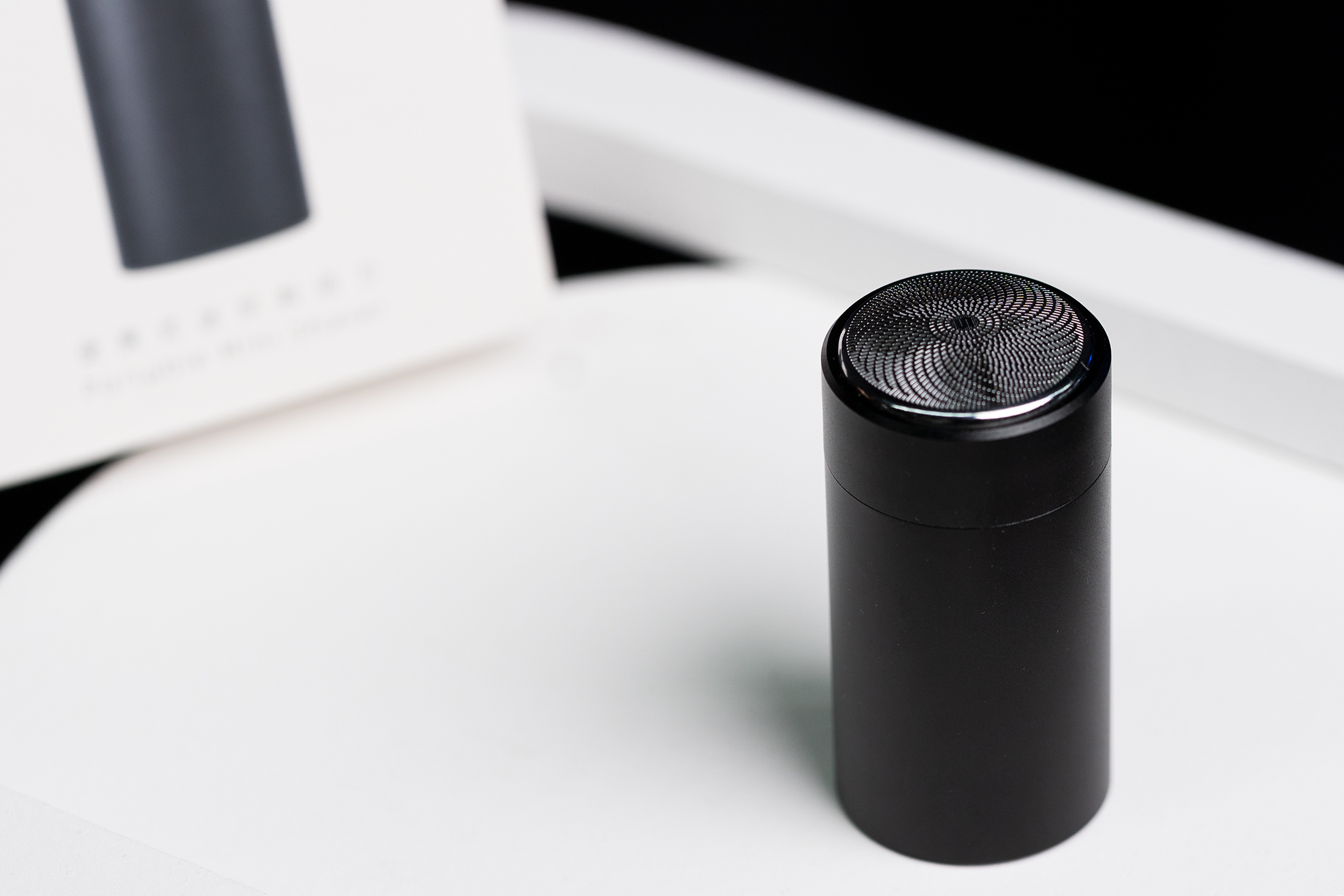 男人“丢三拉四”全国统一，这款口红大小的剃须刀，告别邋遢形象