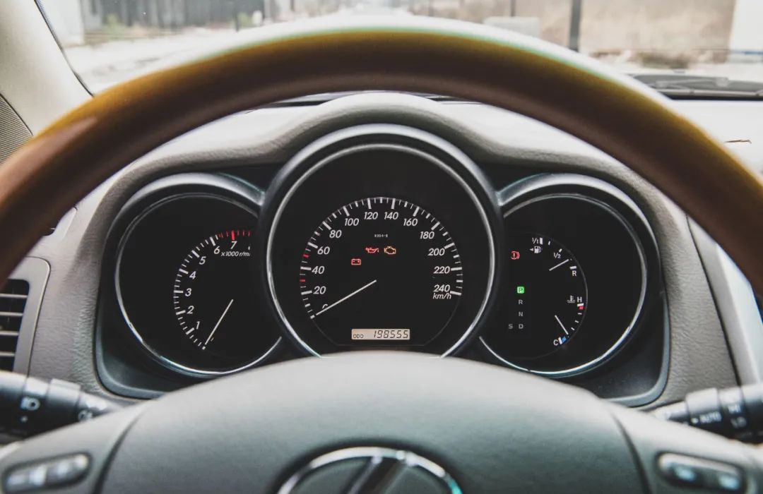 为什么要买百万级别的车,有没必要再买个破车