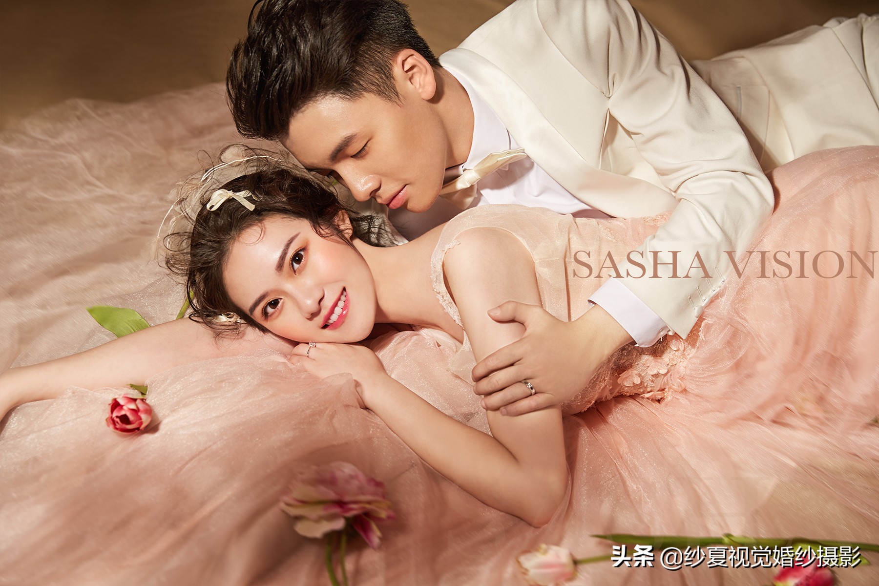 婚纱照外景好看的pose,拍婚纱照应该怎么摆姿势