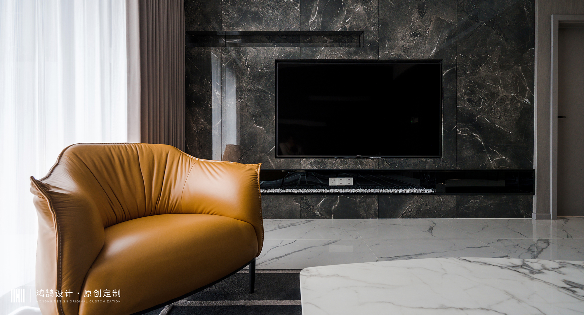 简约时尚主义拥护者：这个家“黑”的很明亮