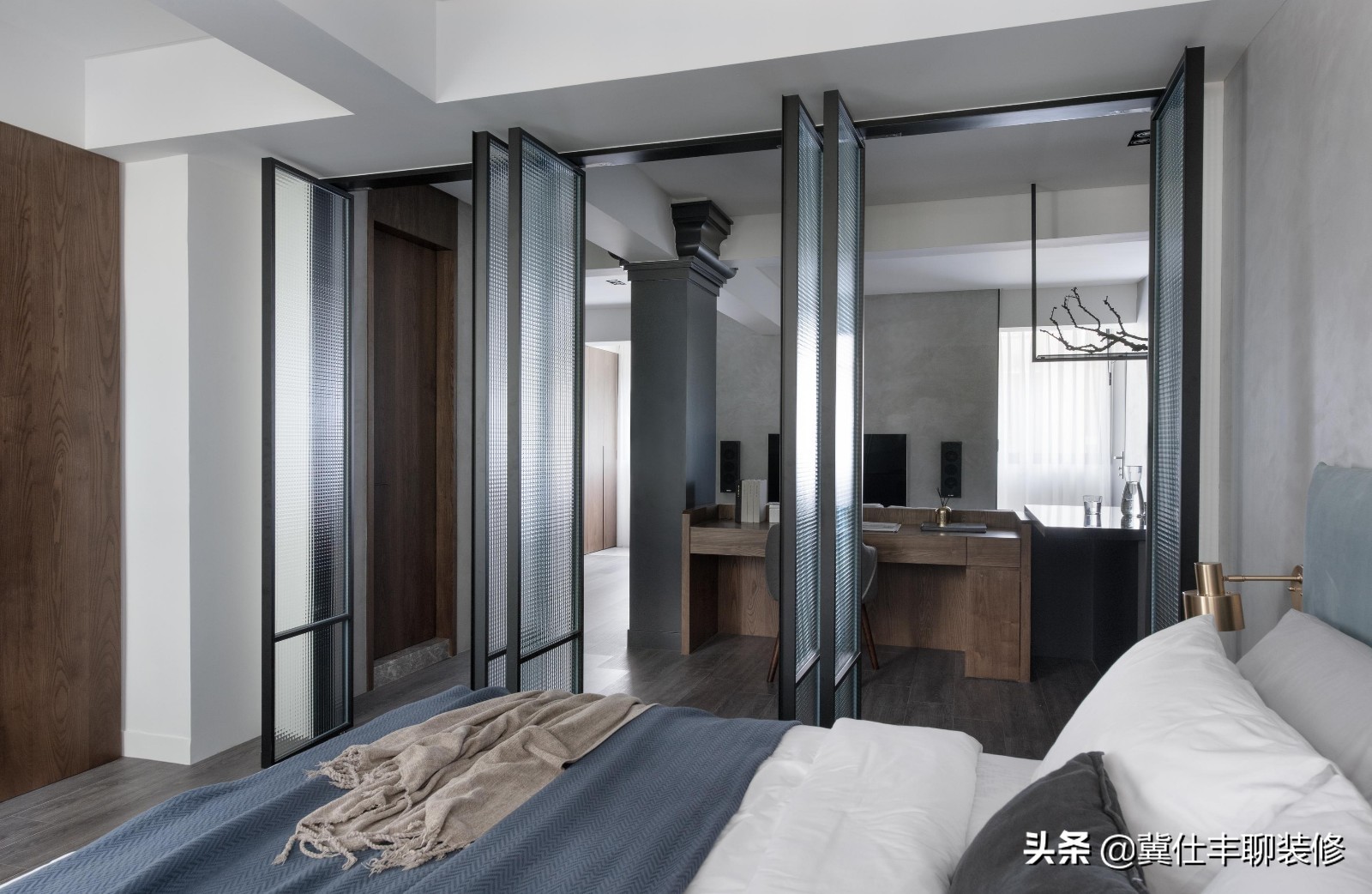 庭院玻璃隔断门效果图,高级感玻璃隔断墙强烈推荐