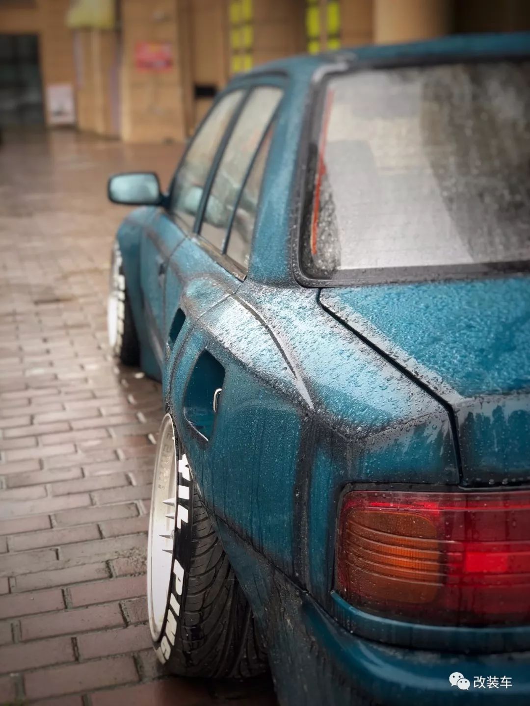 六代马自达323,第六代马自达323