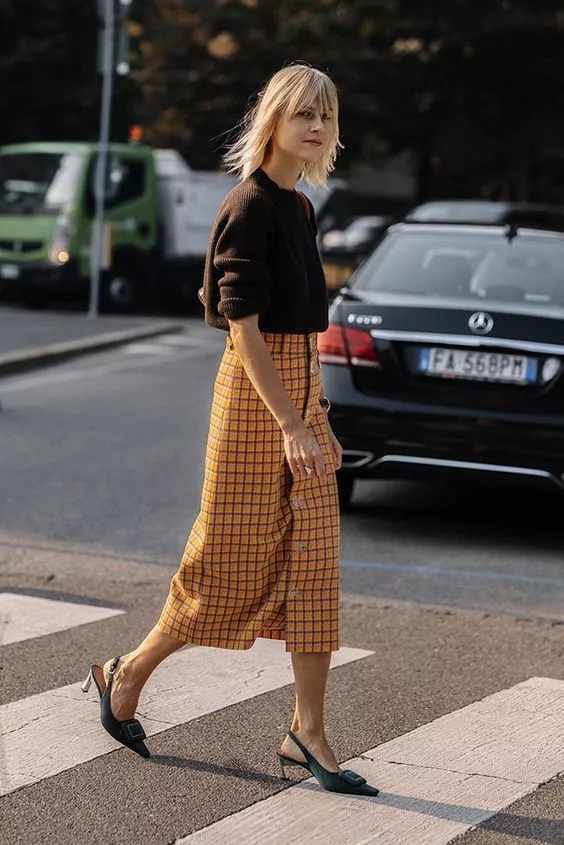 不同的脚型适合什么样的凉鞋,女人脚宽夏季怎样选适合的鞋子