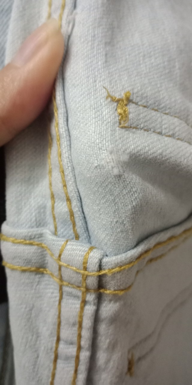 淘宝上的牛仔裤破洞,淘宝买破洞牛仔裤线断了