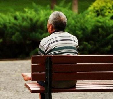 六十岁老人脚抽筋怎么回事,老人身上抽筋脚抽筋怎么回事