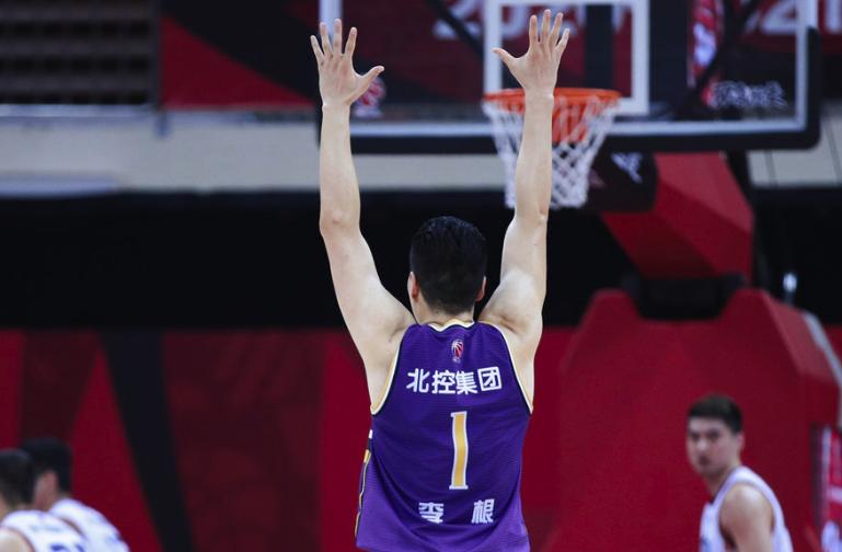 李根踢裆,李根被驱逐出场