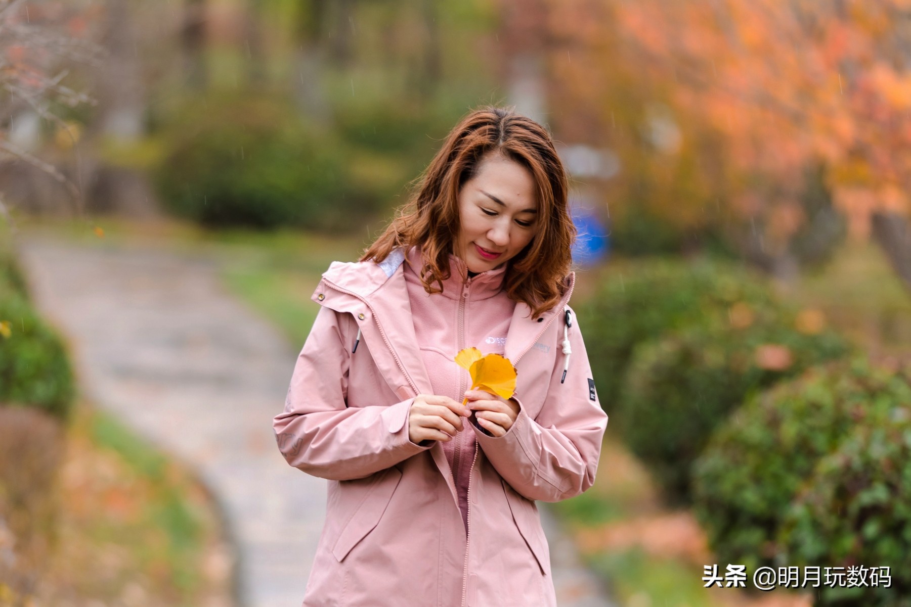 什么冲锋衣时尚好看,冲锋衣高级感秋冬时尚