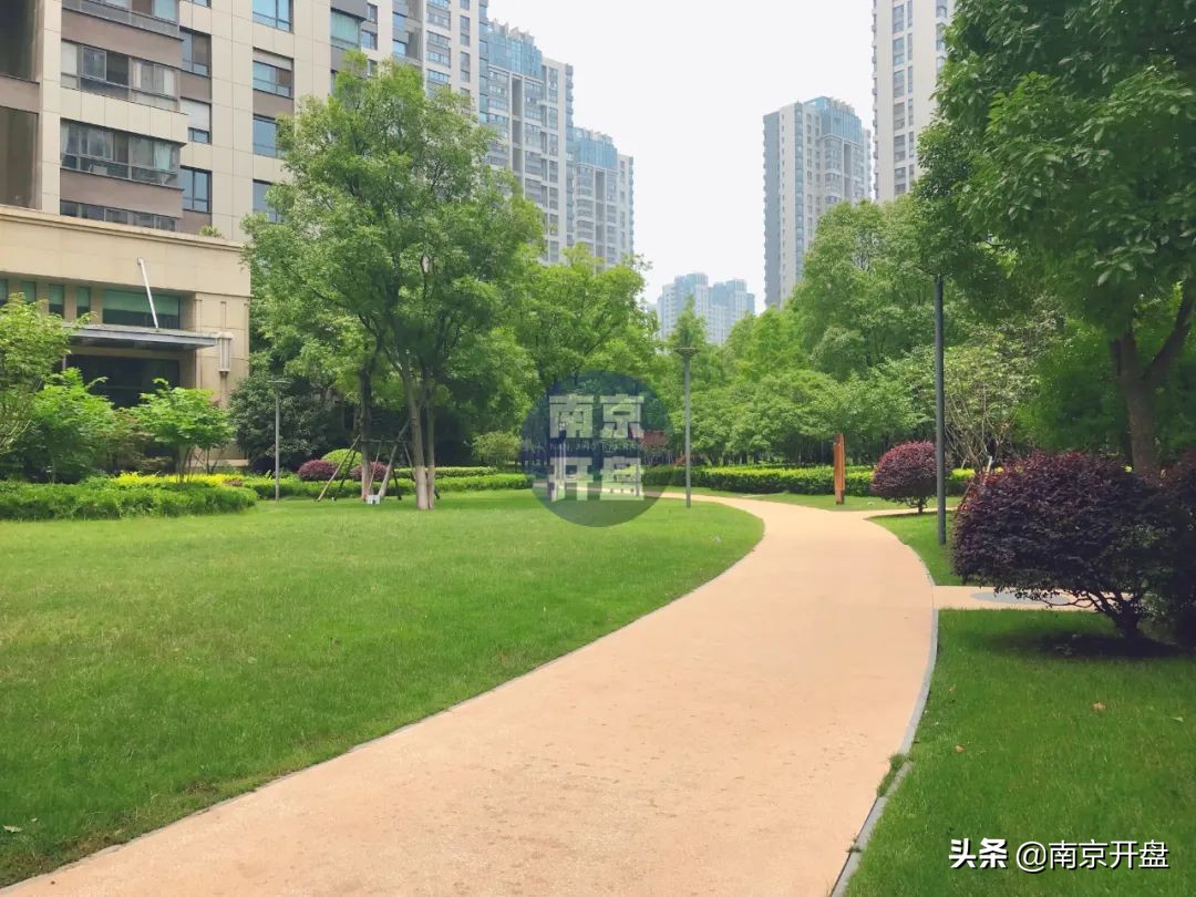 8.3万/㎡成交！今天实探仁恒次新房，实景美炸了