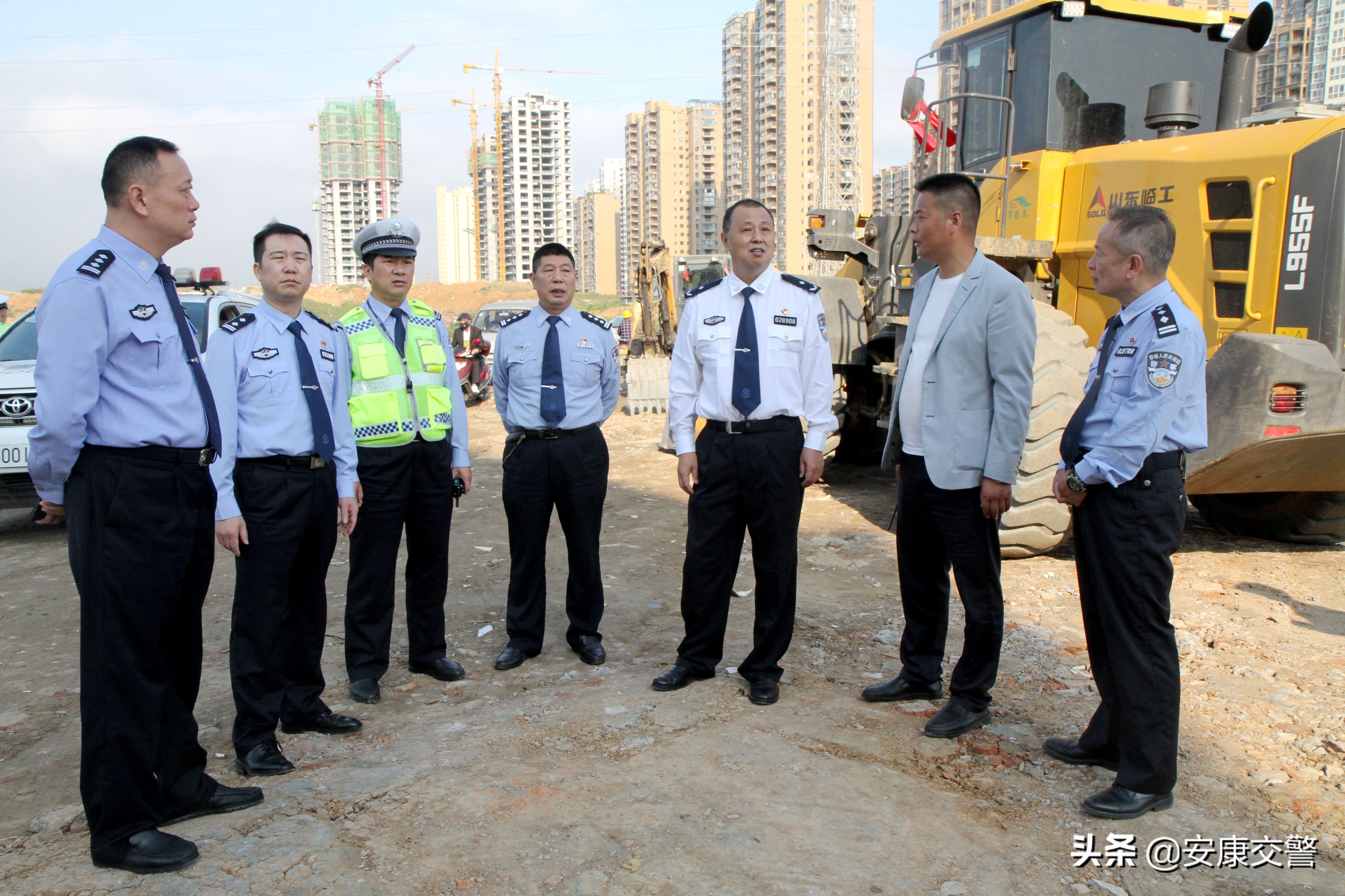 王鹏同志深入汉滨高新督导检查国庆道路交通安保工作