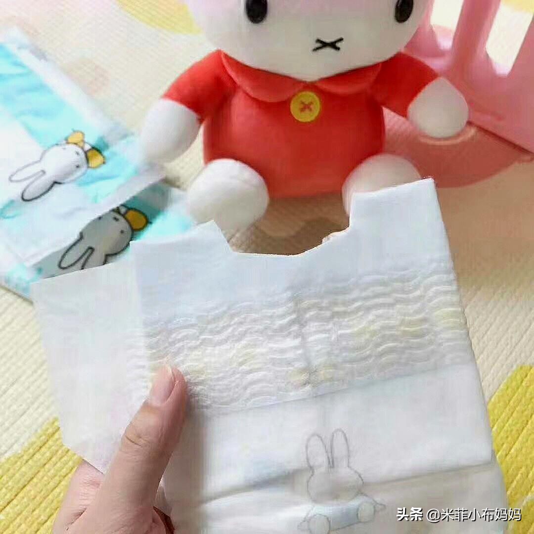 怎么判断纸尿裤是不是小了,纸尿裤是大了还是小了怎么判断