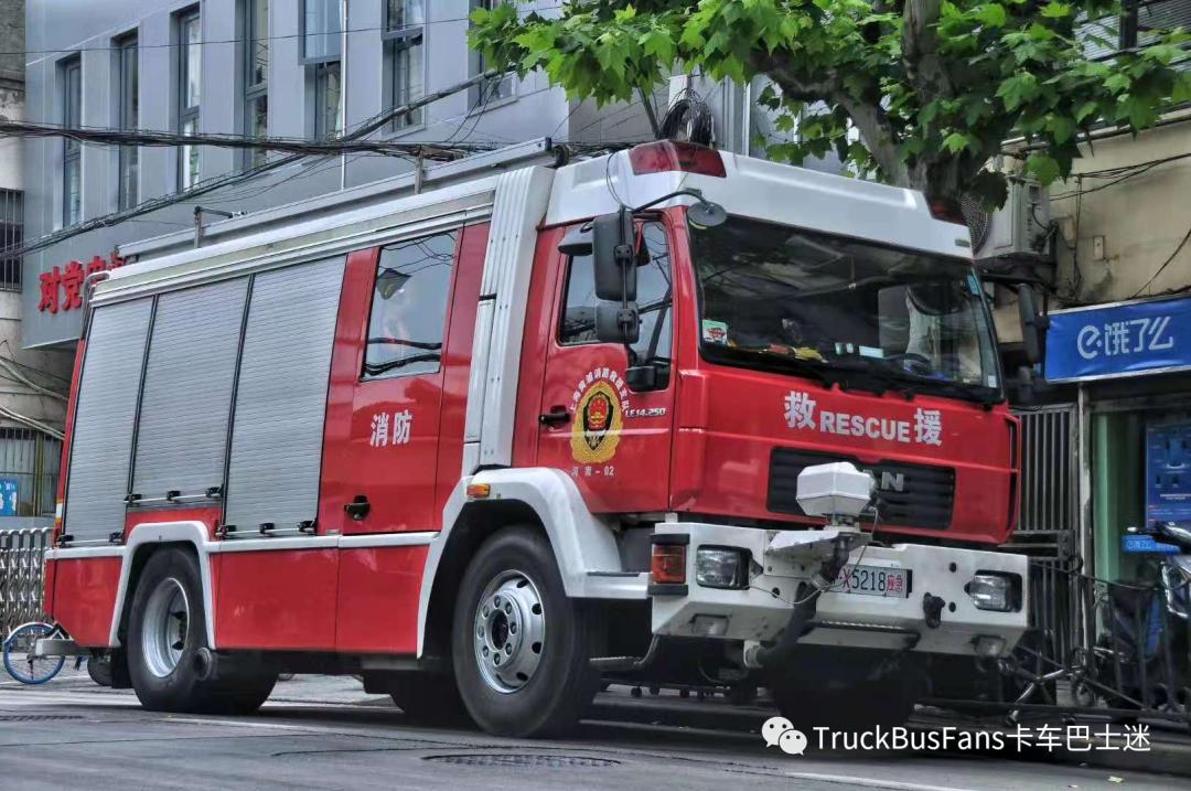 卢森宝亚at3车头上是什么,at3主战消防车多少钱一辆