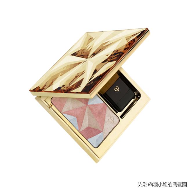 鼻梁高但是鼻头塌面相,鼻梁塌宽鼻翼宽如何改善