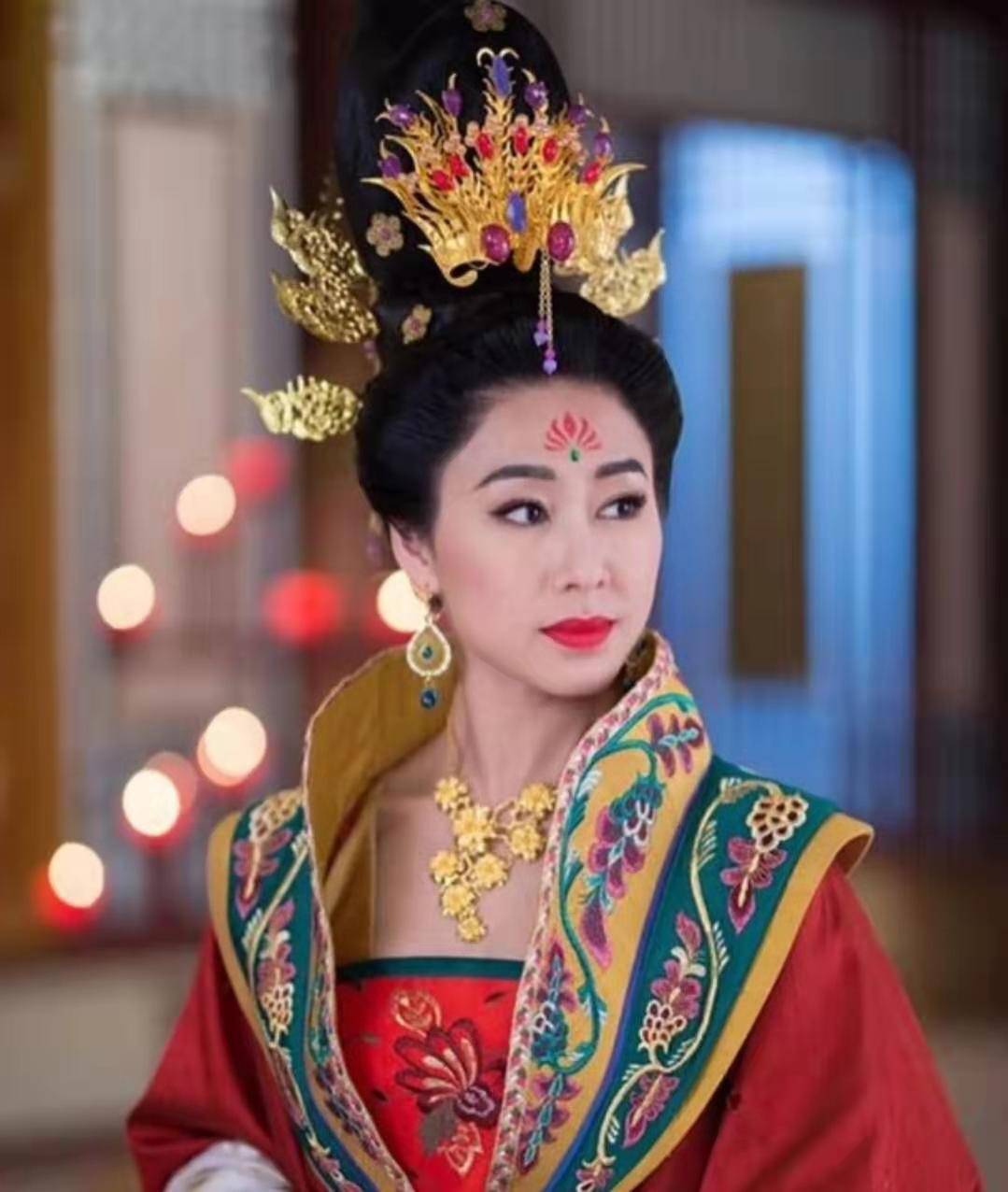 因脑血管栓塞而徘徊生死一线TVB金牌监制奉“子”停工宣布退休