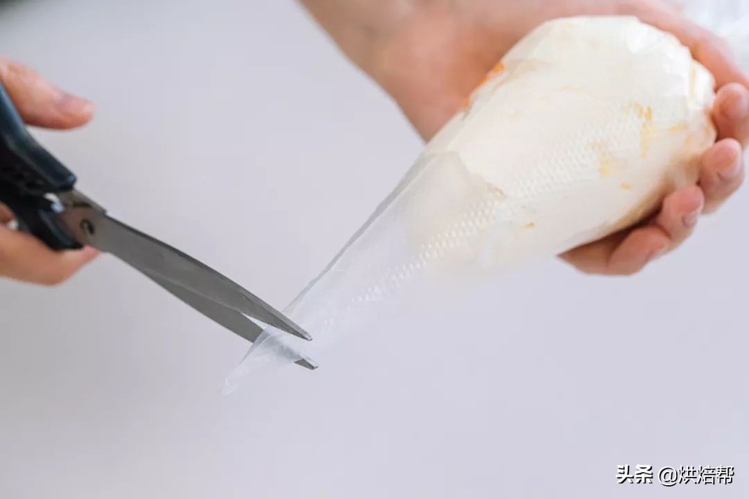 学会这个裱花技巧手残党都不怕了,新手小白裱花怎么练习