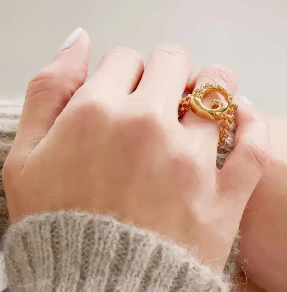 香奈儿珠宝首饰双clogo,香奈儿logo的首饰