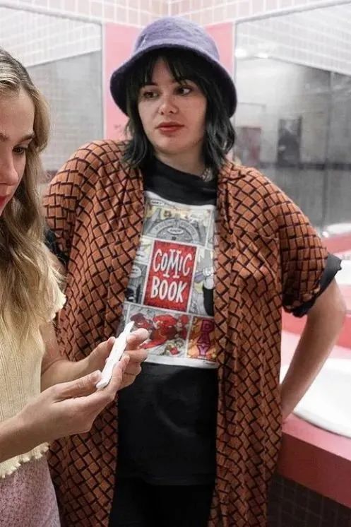 圆脸女孩帽子,小圆脸适合戴什么帽子