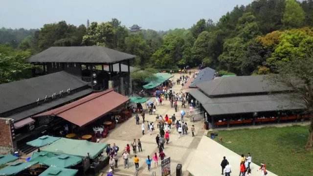 有着“九沟十八岔”的湖水和“水上迷宫”之称的石象湖生态风景区