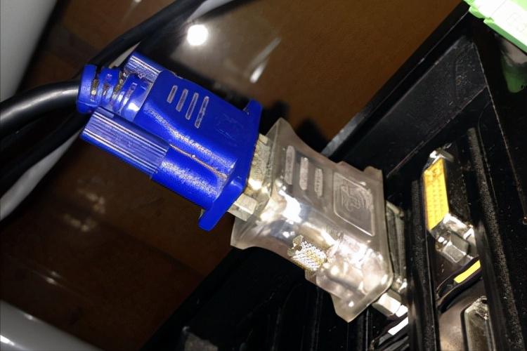 电脑显示displayport没信号,电脑开机显示无信号直接进入bios