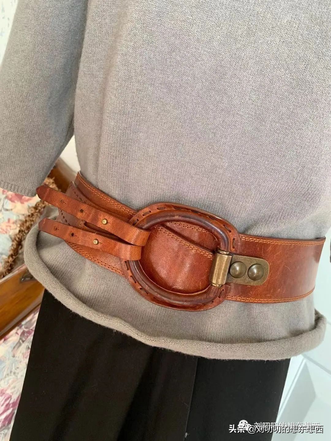 肩宽背厚120斤女生怎么穿显瘦,肩宽后背宽怎么穿显瘦