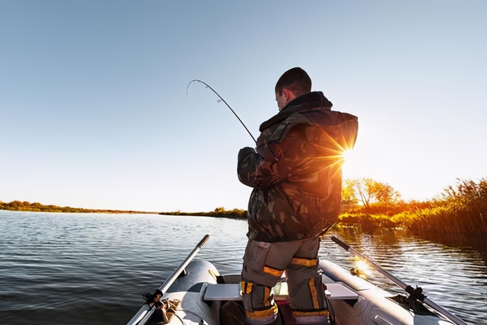 新手该怎么选择路亚竿,路亚竿如何分辨碳布的好坏