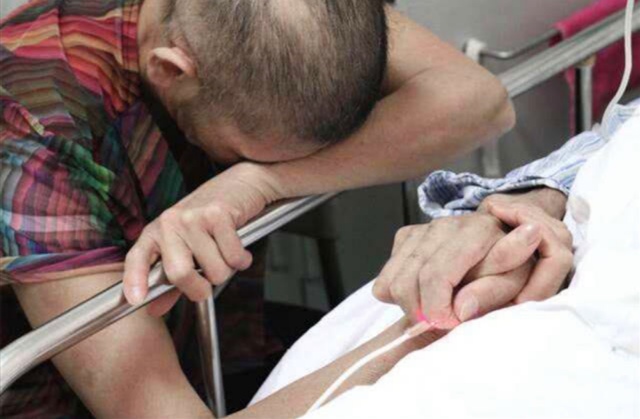 产后第一晚，若丈夫愿意为你做这些羞涩的事，说明嫁对人了