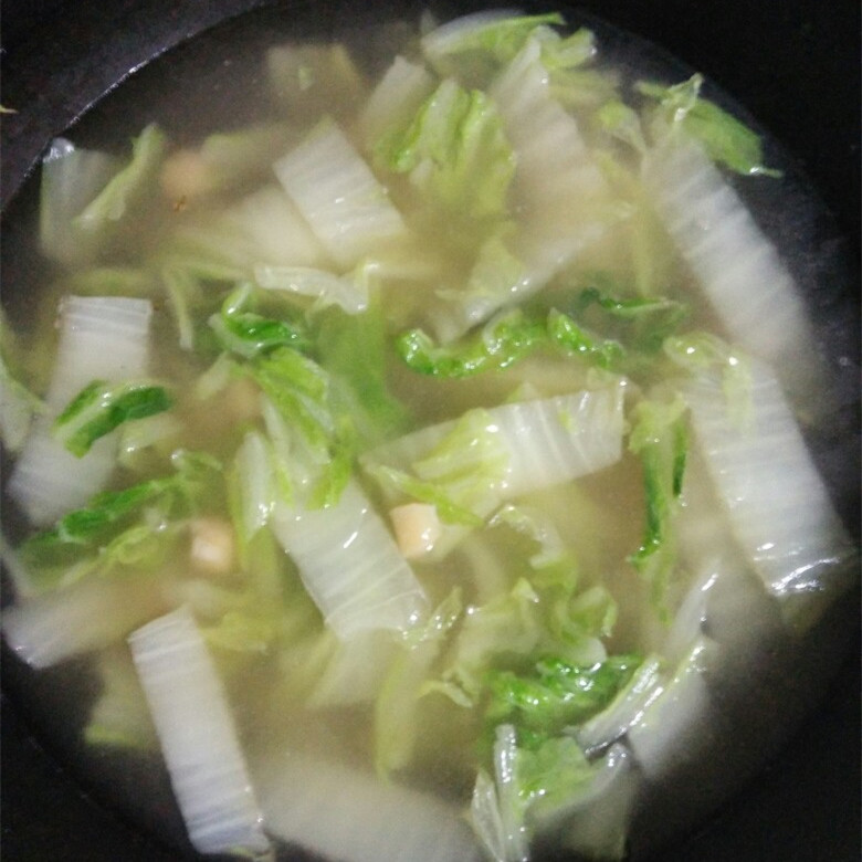 鱼胶干贝瘦肉白菜汤,干贝浓汤煮时蔬