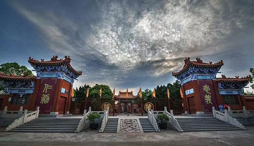 当阳玉泉寺铁塔的资料,中国最高最大的铁塔千佛塔