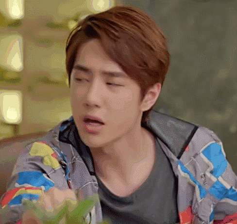 谁说王一博只是赛车男孩，除了摩托车和头盔，他还有个烧钱的爱好