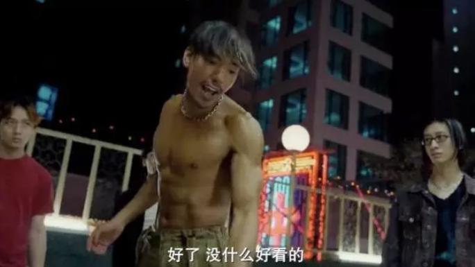 拍戏脊椎严重受伤，养病想自杀，57岁“乌鸦哥”张耀扬现状如何？