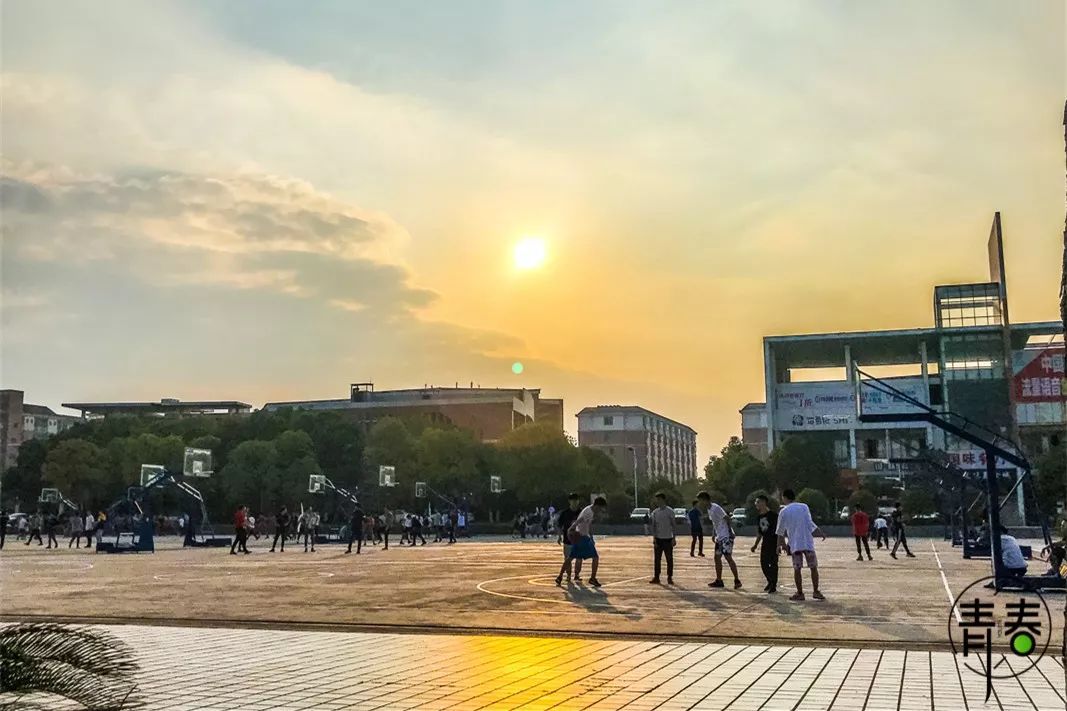 233路尽头的南昌航空大学，承包你的四年青春！