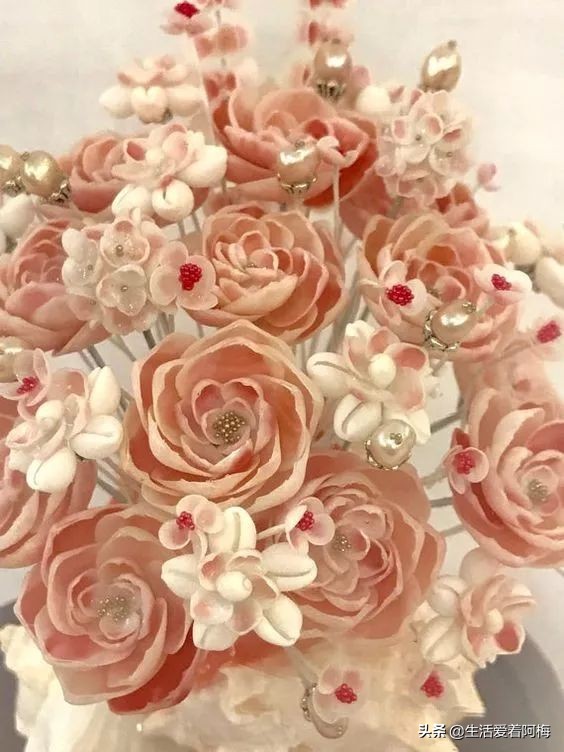 在贝壳里做上好看的装饰,简单的贝壳的工艺品