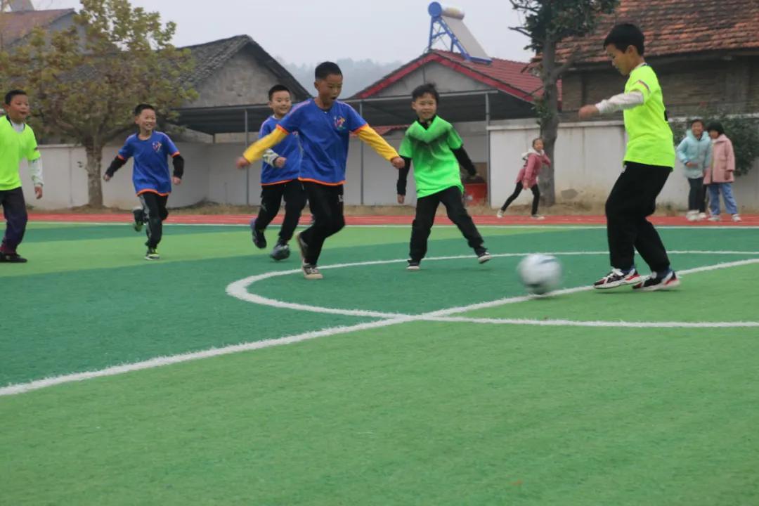 校园足球联赛拉开帷幕,我县2019校园足球联赛圆满落幕